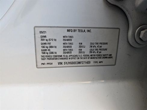 Used 2021 Tesla Model Y Long Range AWD/4WD image 32