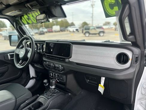 New 2025 Jeep Gladiator Sport image 14