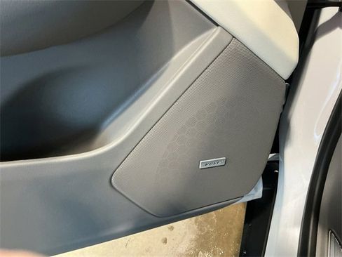Certified 2023 Cadillac XT5 Premium Luxury w/ LPO, Floor Liner Package image 18