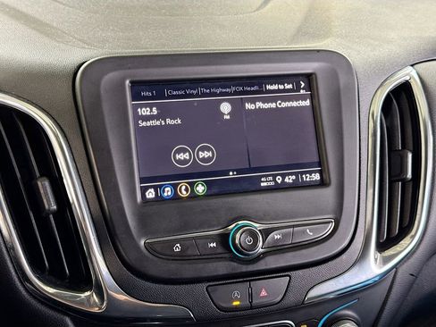 Used 2023 Chevrolet Equinox LT w/ Driver Convenience Package image 22