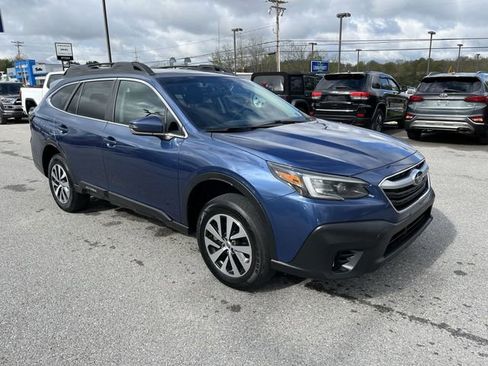 Used 2022 Subaru Outback Premium image 11