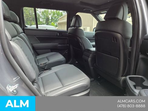 Used 2025 Hyundai Santa Fe Calligraphy FWD image 12