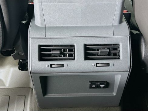 Used 2025 INEOS Grenadier AWD/4WD image 31