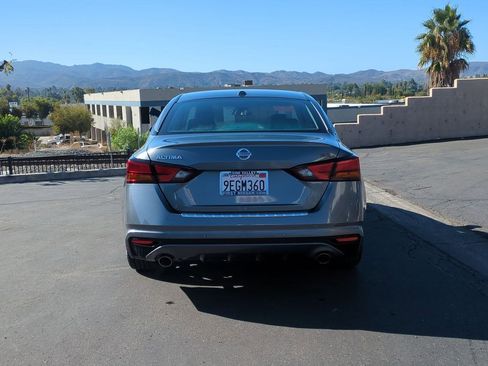 Certified 2022 Nissan Altima 2.5 SR image 7