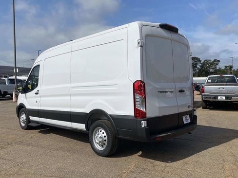 New 2026 Ford Transit 250 148 Medium Roof RWD image 5