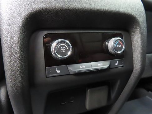 Used 2024 Chevrolet Traverse RS image 11