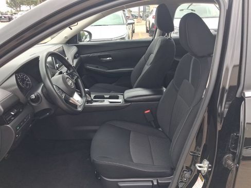 Used 2025 Nissan Sentra SV FWD image 4