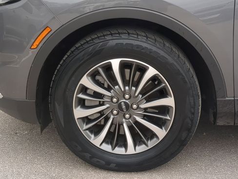 Used 2023 Lincoln Nautilus FWD w/ Premium Package image 9