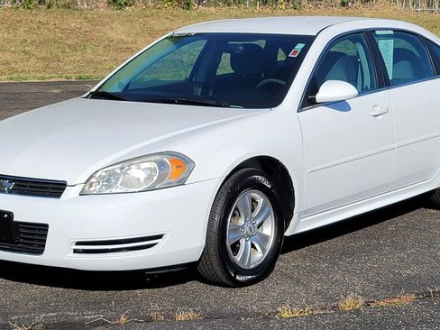 Used 2014 Chevrolet Impala Limited LS image 3