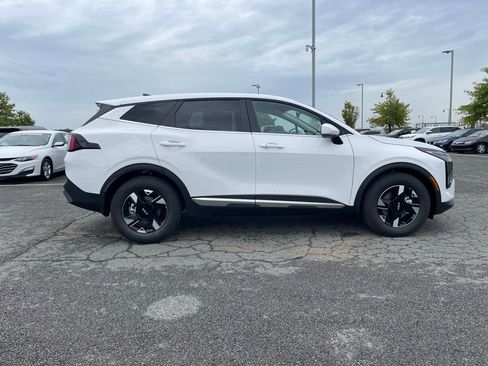 New 2026 Kia Sportage LX image 9