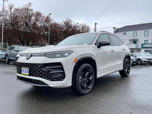 New 2026 Volkswagen Tiguan SE R-Line image 4