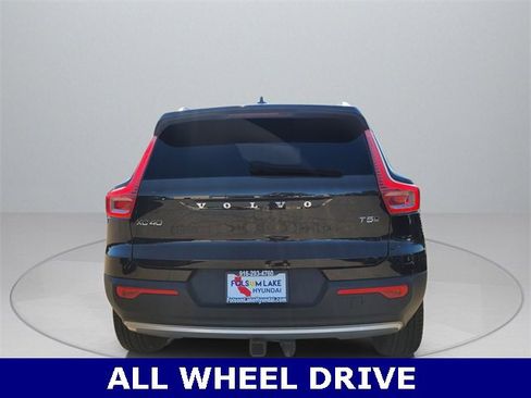 Used 2019 Volvo XC40 T5 Momentum image 7