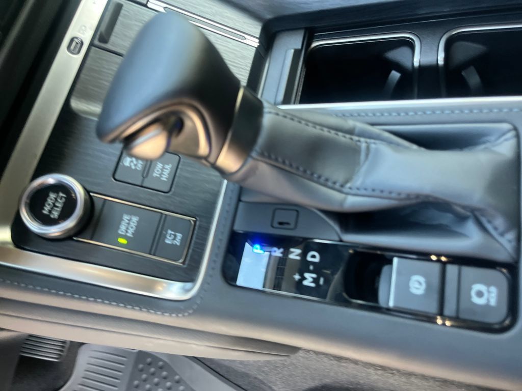 Used 2026 Lexus GX 550 w/ Accessory Package (2T) AWD/4WD image 27