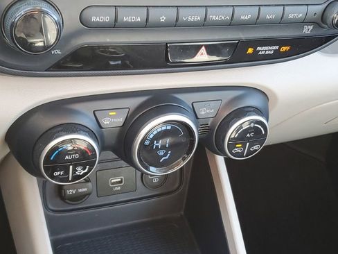 Used 2020 Hyundai Venue Denim image 26