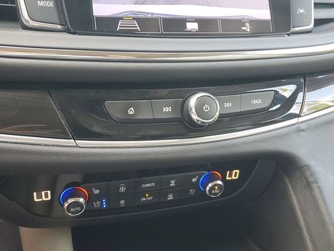 Used 2020 Buick Enclave Premium w/ Sun and Sites Package AWD/4WD image 27