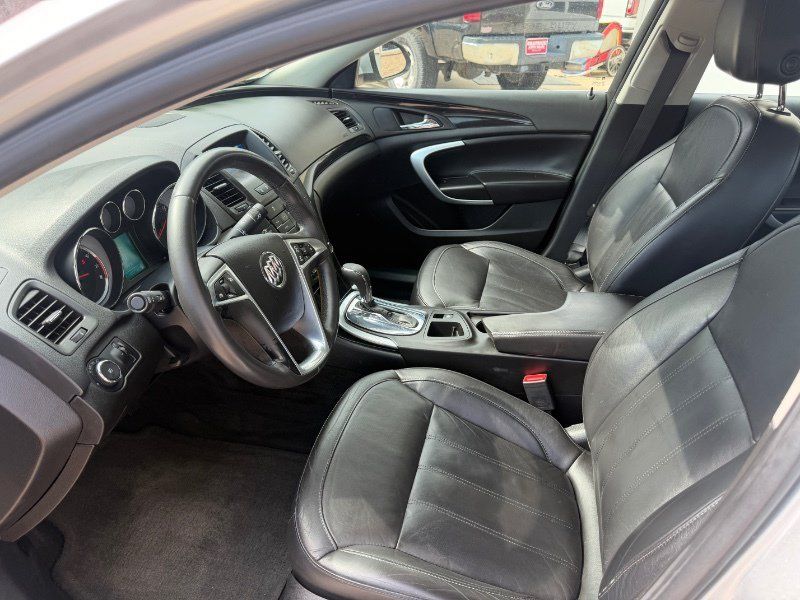 Used 2012 Buick Regal Leather FWD image 8