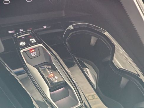 Certified 2025 Audi Q5 Premium w/ Convenience Package AWD/4WD image 16