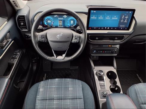 Used 2025 Ford Bronco Sport Heritage w/ Convenience Package image 2