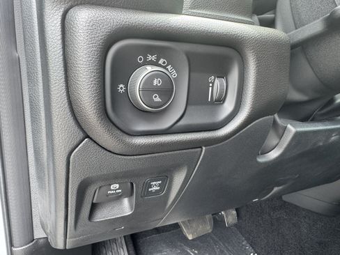 Used 2025 RAM 1500 Classic Warlock AWD/4WD image 23
