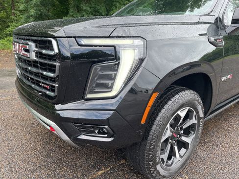 New 2026 GMC Yukon AT4 AWD/4WD image 9