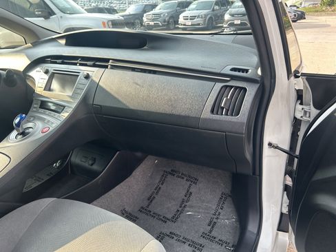 Used 2014 Toyota Prius One image 20