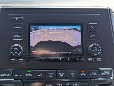 Used 2018 Honda Odyssey LX image 22