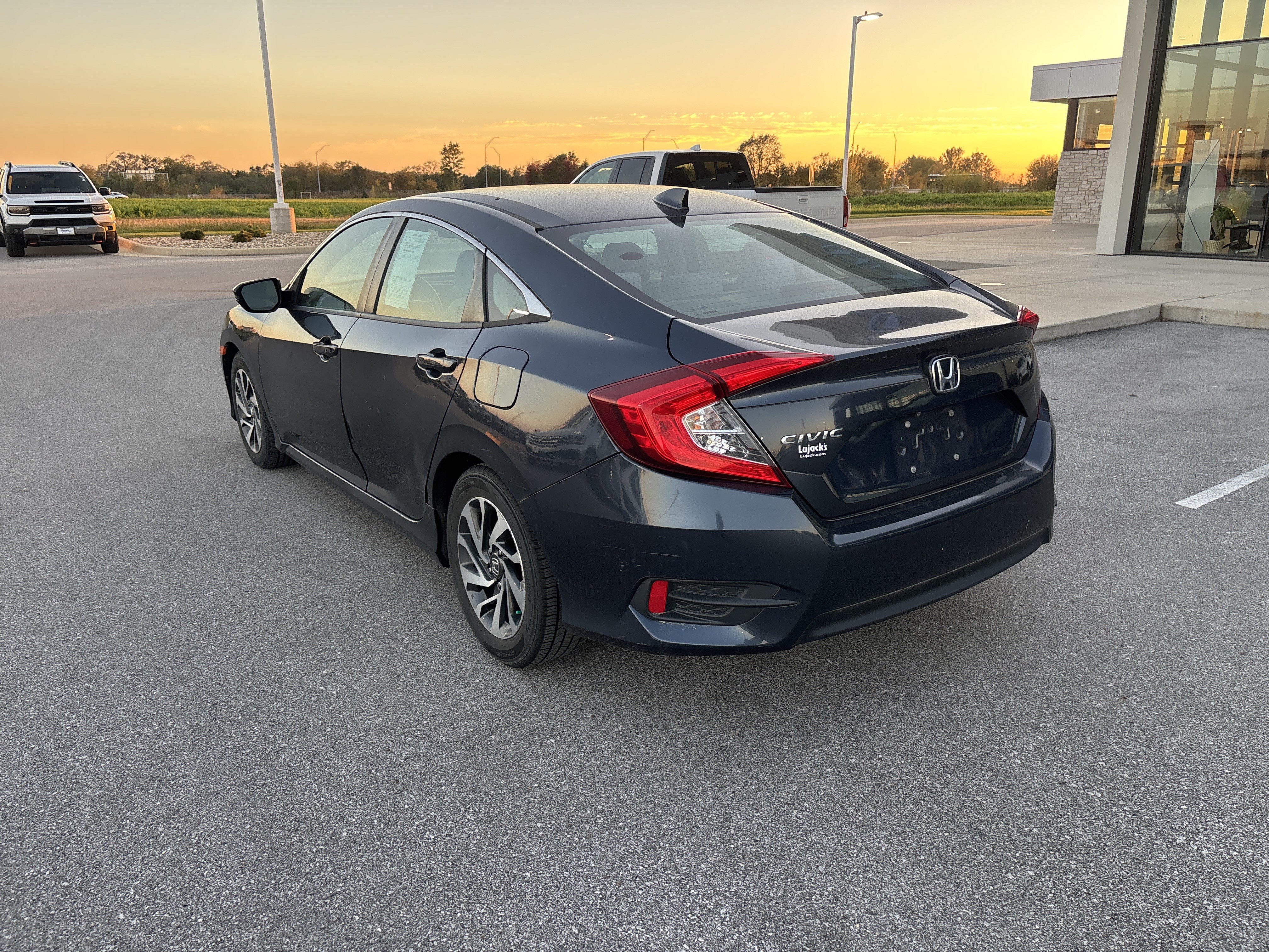 Used 2018 Honda Civic EX image 3