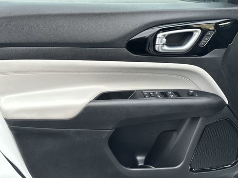 Used 2022 Jeep Compass Limited w/ Elite Group image 14