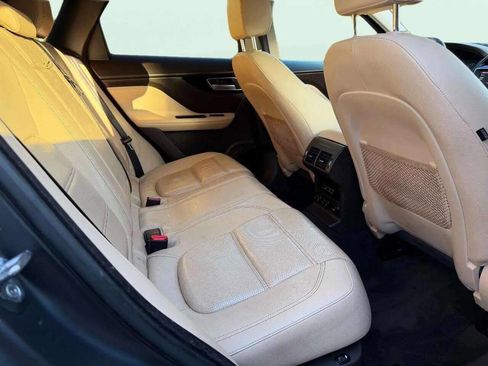 Used 2017 Jaguar F-PACE Prestige image 13