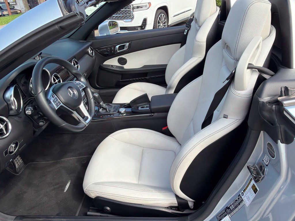 Used 2016 Mercedes-Benz SLK 350 image 19