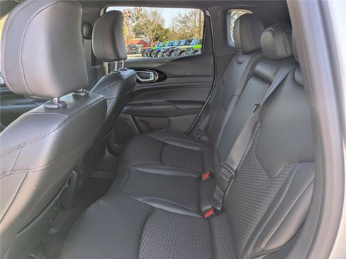 Used 2025 Jeep Compass Latitude w/ Altitude Special Edition image 14