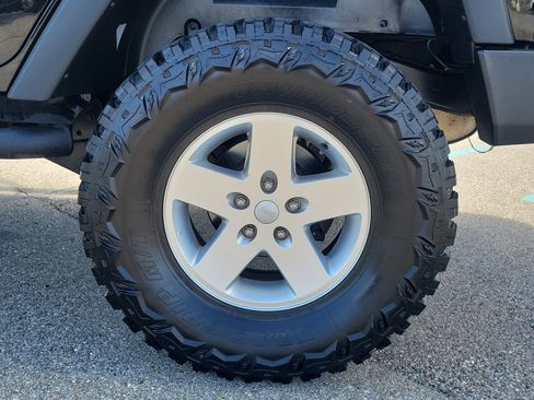 Used 2016 Jeep Wrangler Unlimited Sport AWD/4WD image 5