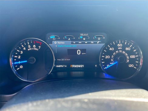 Used 2017 Ford F150 Platinum w/ Equipment Group 701A Luxury image 12