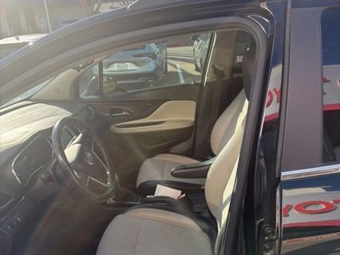 Used 2022 Buick Encore Preferred w/ Safety Package image 5