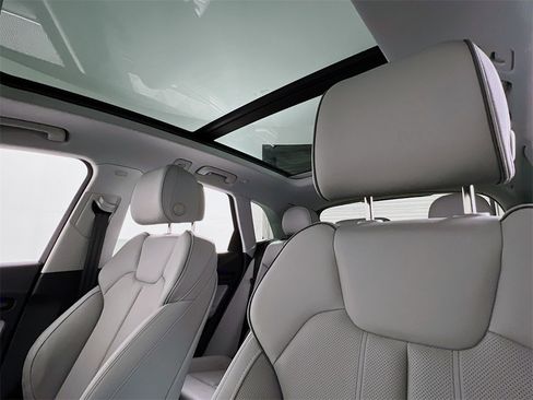 Used 2024 Audi Q5 2.0T Prestige image 14