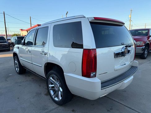 Used 2013 Cadillac Escalade Platinum image 7