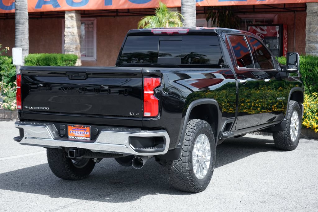 Used 2024 Chevrolet Silverado 2500 LTZ w/ LTZ Premium Package AWD/4WD image 10