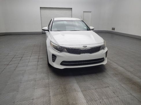 Used 2018 Kia Optima S FWD image 14