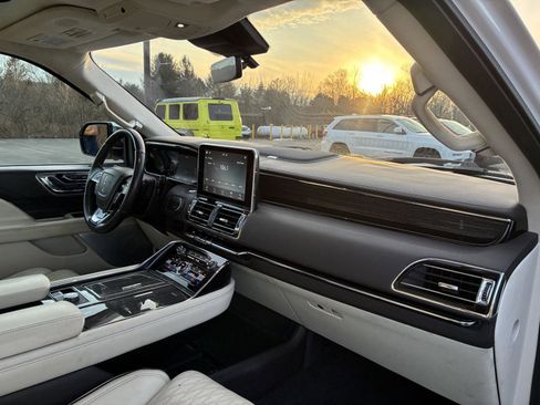Used 2018 Lincoln Navigator Black Label w/ Cargo Package image 30