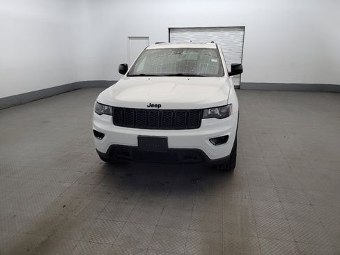 Used 2019 Jeep Grand Cherokee Laredo AWD/4WD image 15