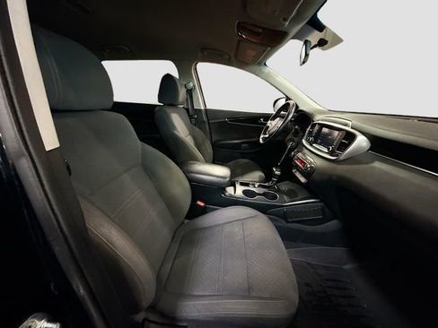 Used 2020 Kia Sorento LX w/ LX I4 Convenience Package image 28
