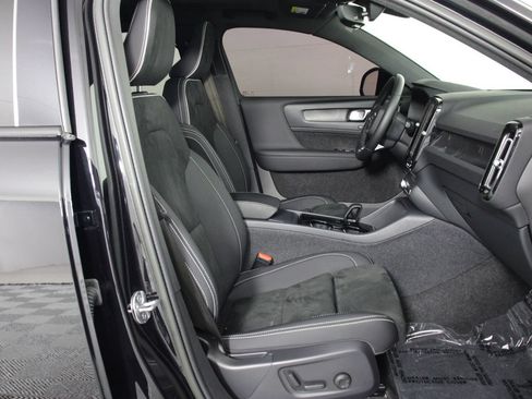 Certified 2023 Volvo XC40 Recharge Ultimate w/ Protection Package Premier AWD/4WD image 27