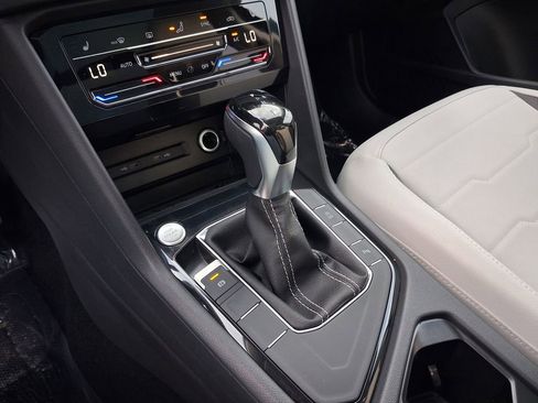 New 2026 Volkswagen Taos SE image 10