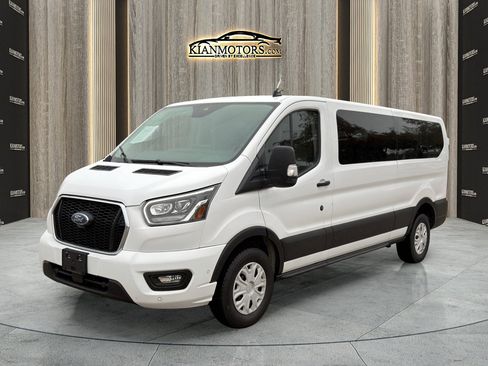Used 2023 Ford Transit 350 XLT image 3