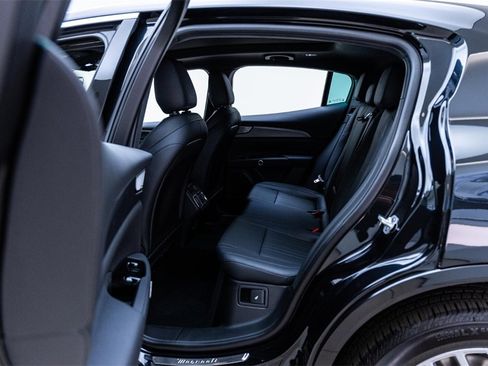 New 2024 Maserati Grecale GT image 24