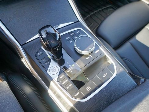 Used 2021 BMW 430i Convertible image 25