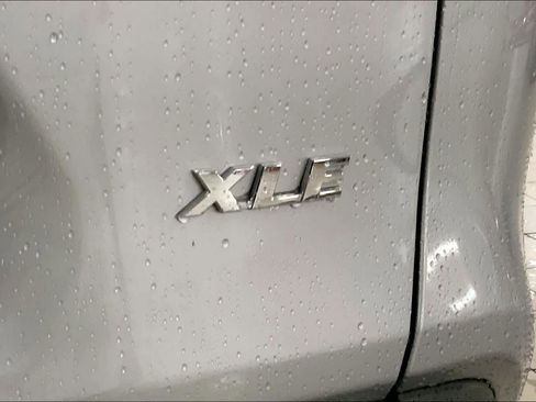 Used 2023 Toyota RAV4 XLE Premium image 11