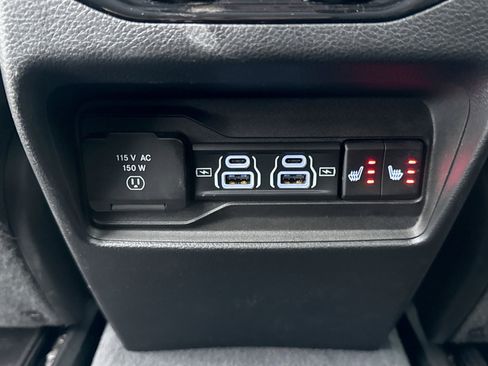 Used 2023 Jeep Grand Cherokee Limited image 20