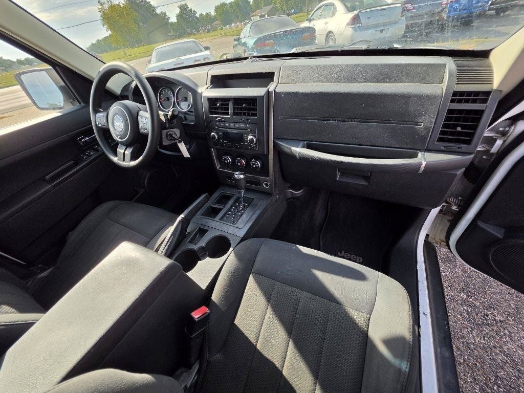 Used 2012 Jeep Liberty Sport RWD image 19