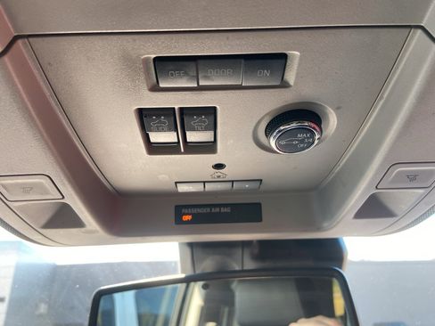 Used 2020 GMC Yukon SLT image 28